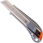 Нож МАСТЕР 18 мм металлический корпус SANTOOL 020504-001