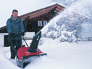Советы специалистов - снегоуборщик-упрощает жизнь на даче!